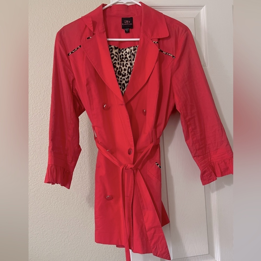 2b Bebe coral lightweight 3/4 sleeve jacket